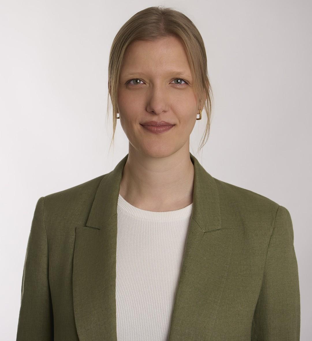 Dr.  Vanessa Schenker